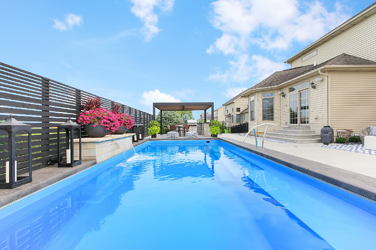Grand Manhattan East Coast VS2 pool photo